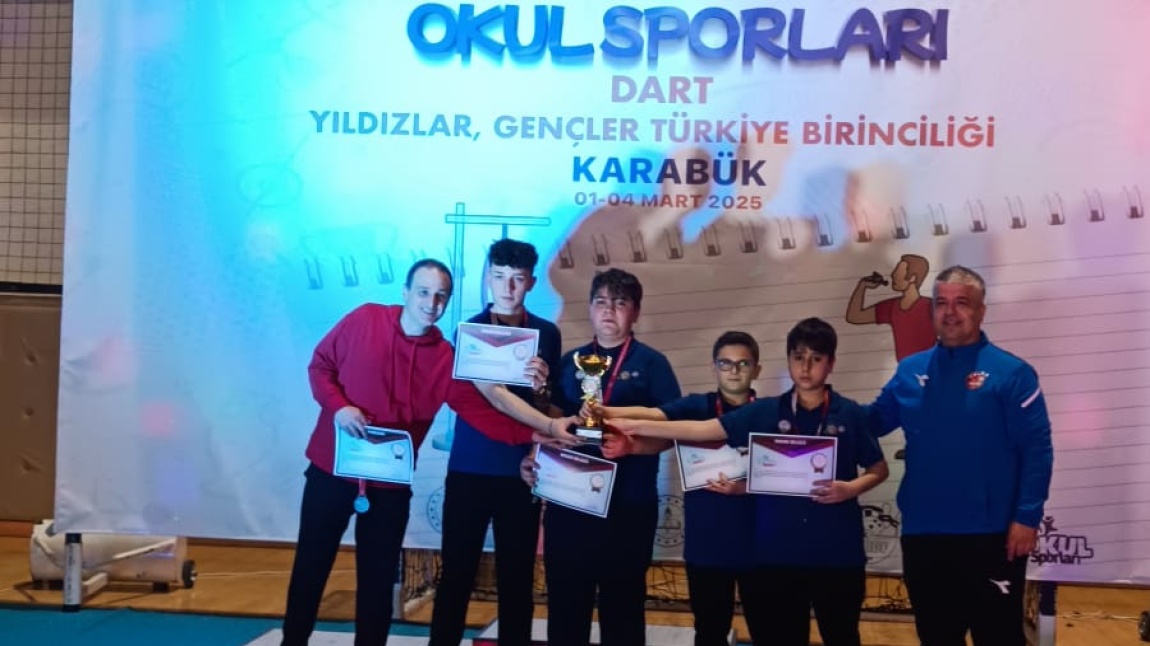 OKULUMUZ YILDIZ ERKEK DART TAKIMI TÜRKİYE 4. SÜ OLDU